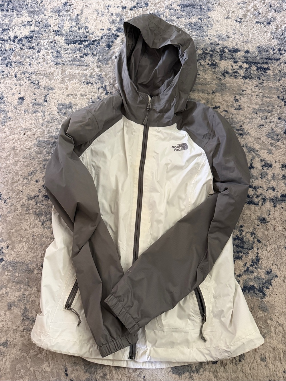 The North Face Women's Hooded Colorblock Ski Shell Jacket - Gray & White